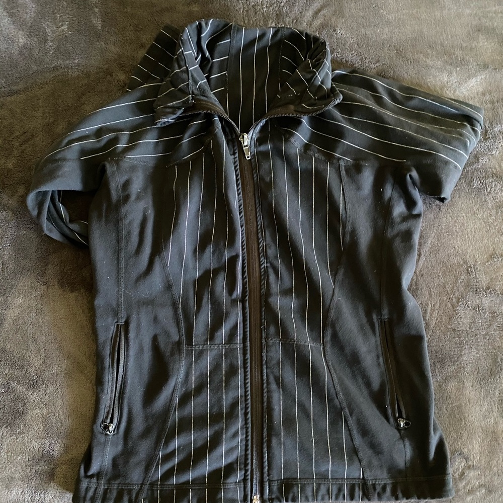 Lululemon jacket - Picture 3 of 4